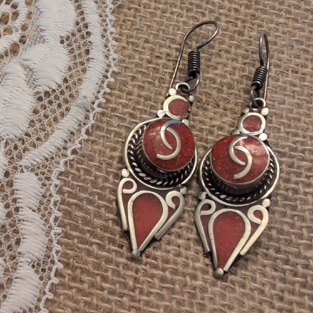 NWOT TIBETAN SILVER handcrafted Dangle Earrings
